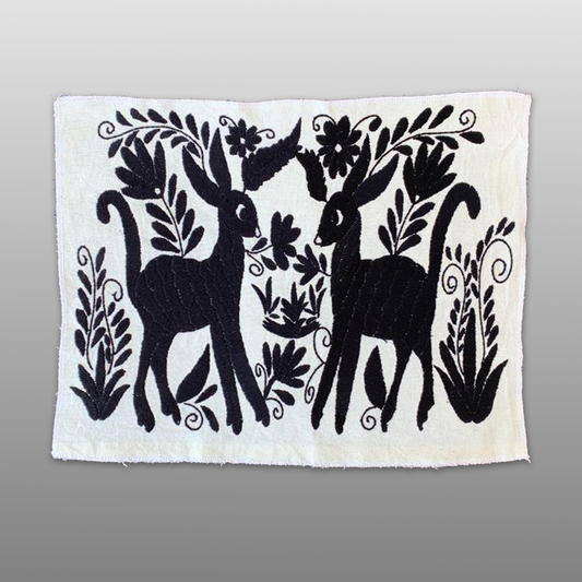 Honor Tenango Bordado Negro / Black Honor Tenango Embroidered Panel